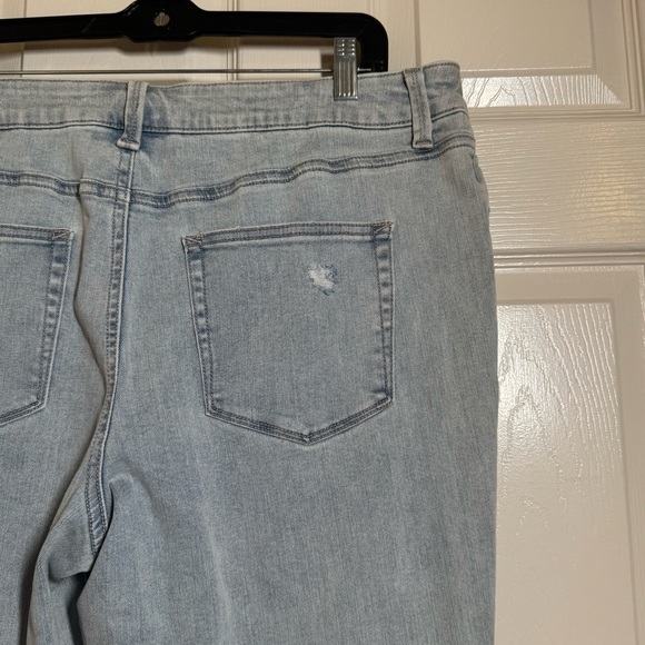 Maurices Light Blue Distressed Skinny Denim Jeans Size Regular XL - Picture 6 of 11